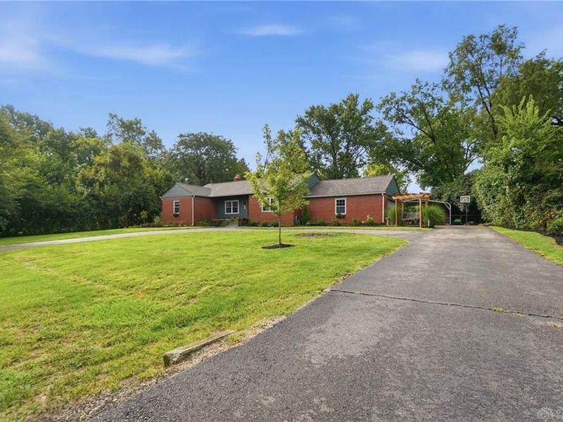 679 Meadowview Drive, Washington Township, OH 45459 Photo 3