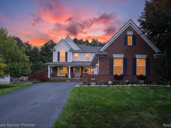 205 Franklin Lake Circle, Oxford Township, Mi 48371