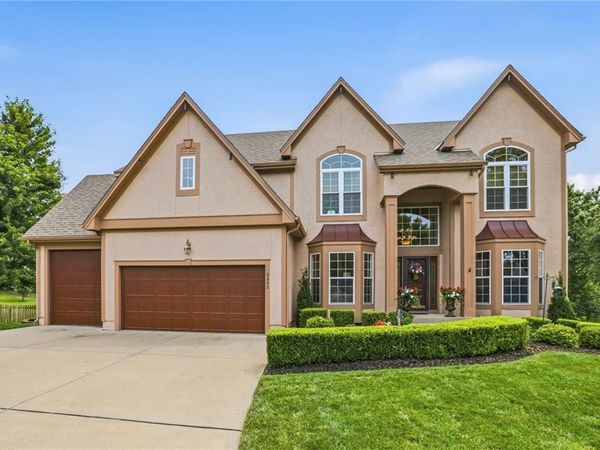 2603 SW Winterbrook Circle, Lee's Summit, MO 64081