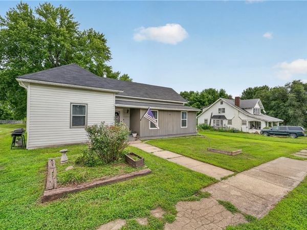 212 W 3rd Street, Rayville, MO 64084