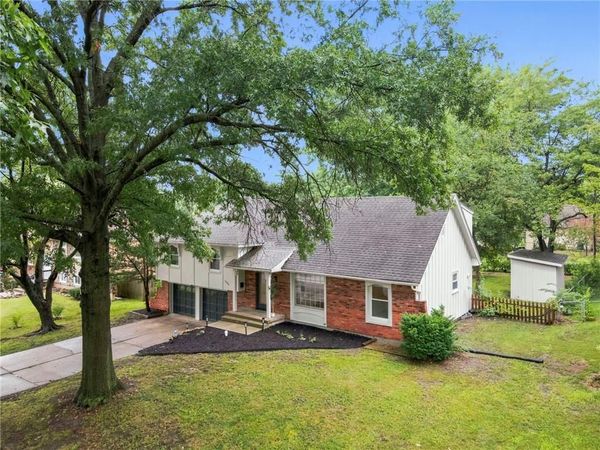 12918 Sycamore Avenue, Grandview, MO 64030
