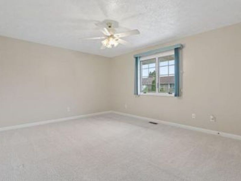 384 Bishop Drive, London, OH 43140 Photo 18