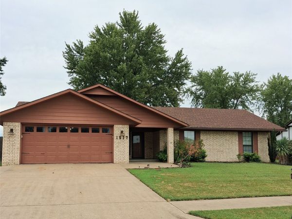 1517 Merlin, Pryor, OK 74361