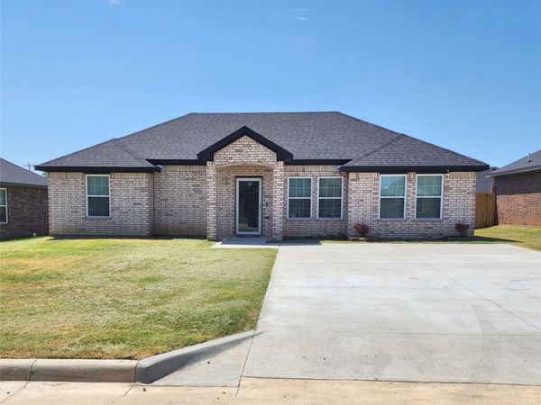 505 Sweet Pea Lane, Madill, OK 73446