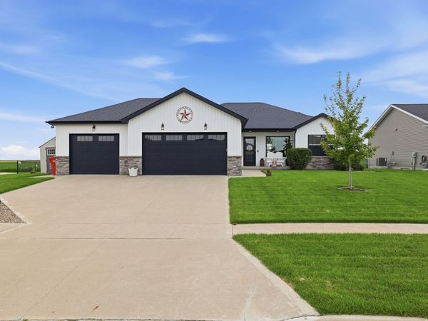 600 11th Avenue, Slater, IA 50244