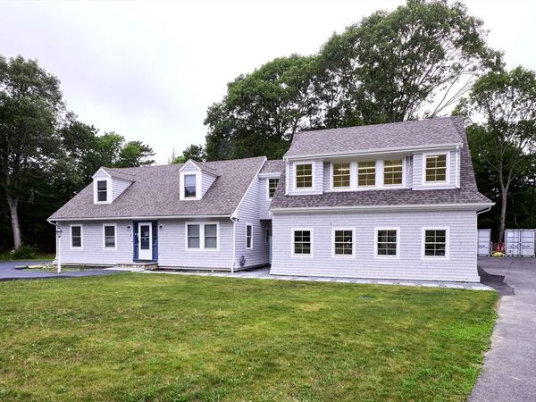 4 Edgerton Dr, Falmouth, MA 02556