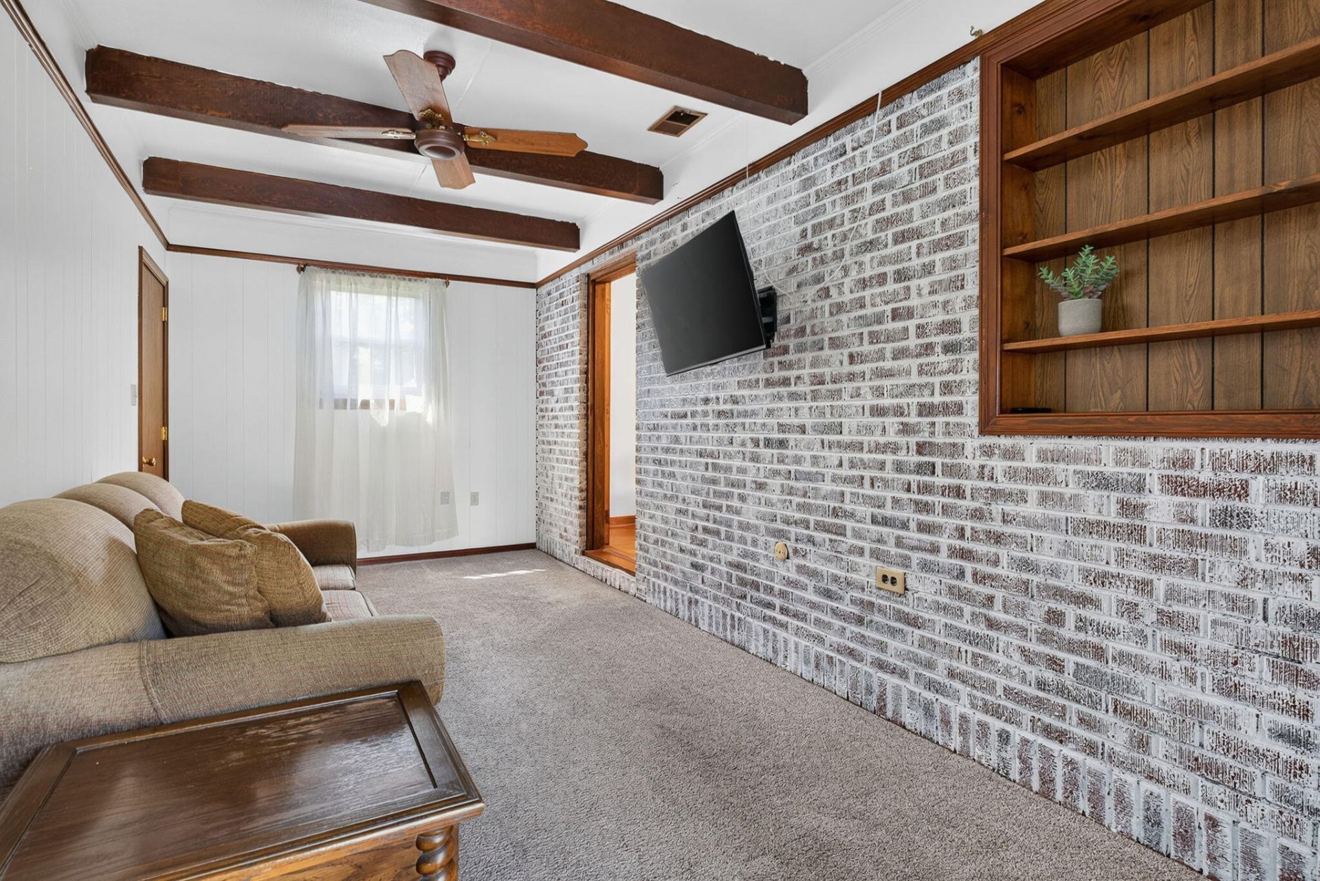 112 Lyle Road Photo 10