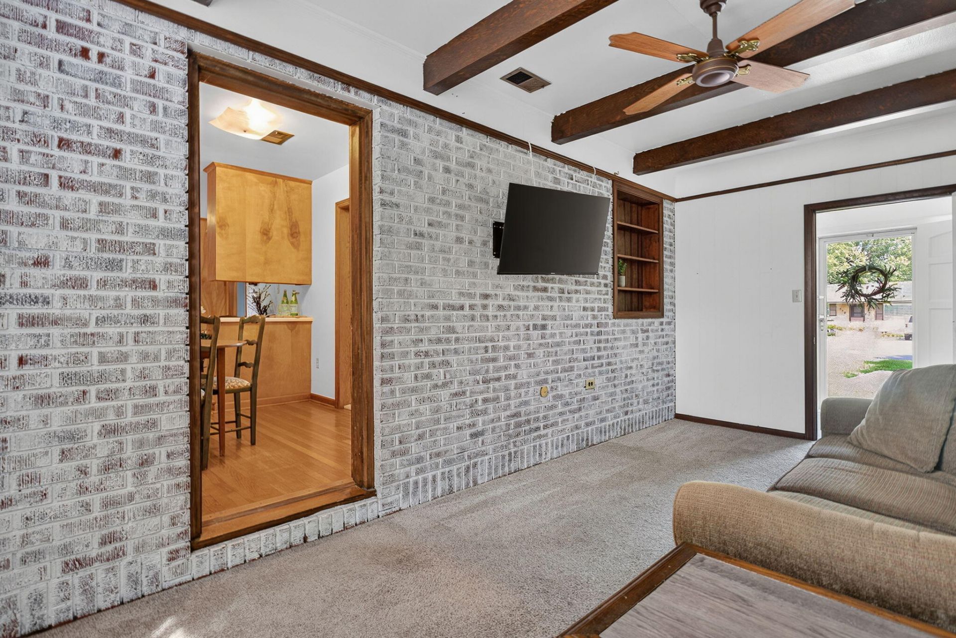 112 Lyle Road Photo 11