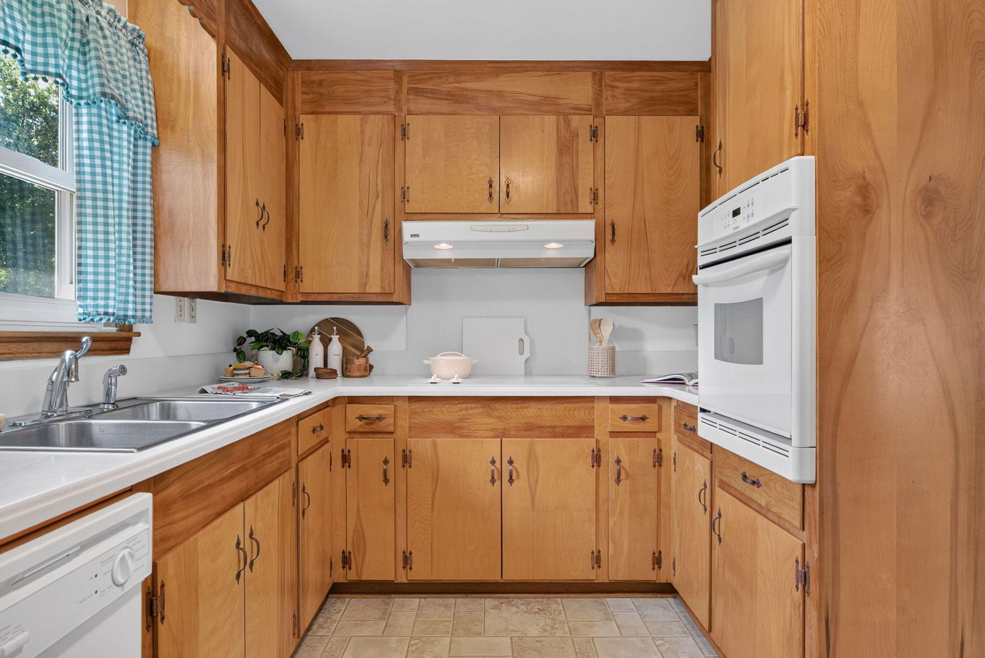 112 Lyle Road Photo 15