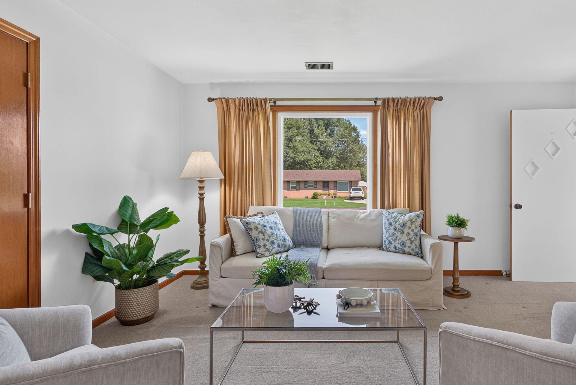 112 Lyle Road Photo 2