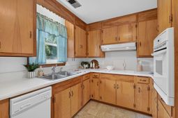 112 Lyle Road photo 4