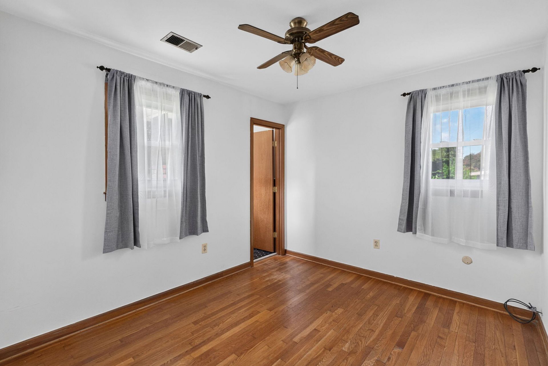 112 Lyle Road Photo 6