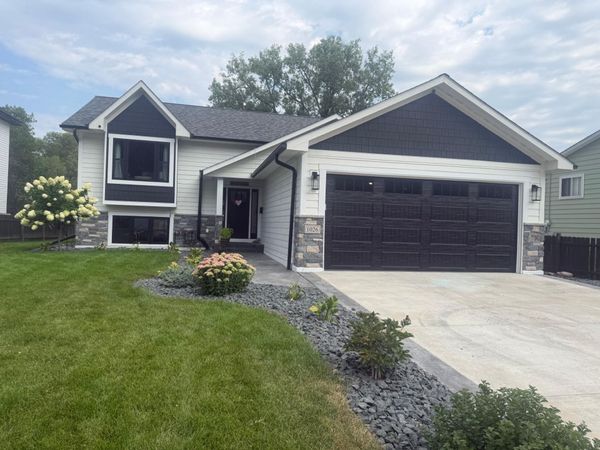 1026 Carrie Street , West Saint Paul, MN 55118