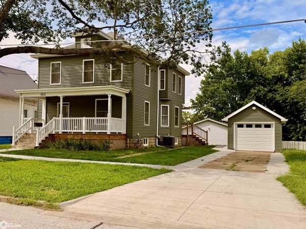 1612 Smith Street, Burlington, IA 52601