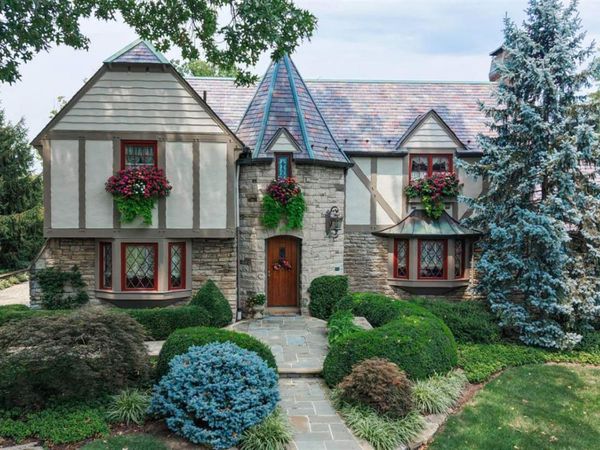 402 W Cliff Lane, Cincinnati, OH 45220