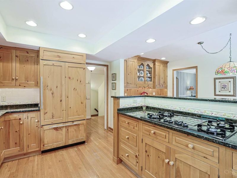 402 W Cliff Lane, Cincinnati, OH 45220 Photo 14