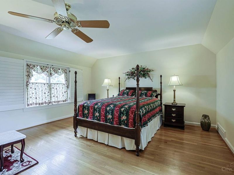 402 W Cliff Lane, Cincinnati, OH 45220 Photo 19