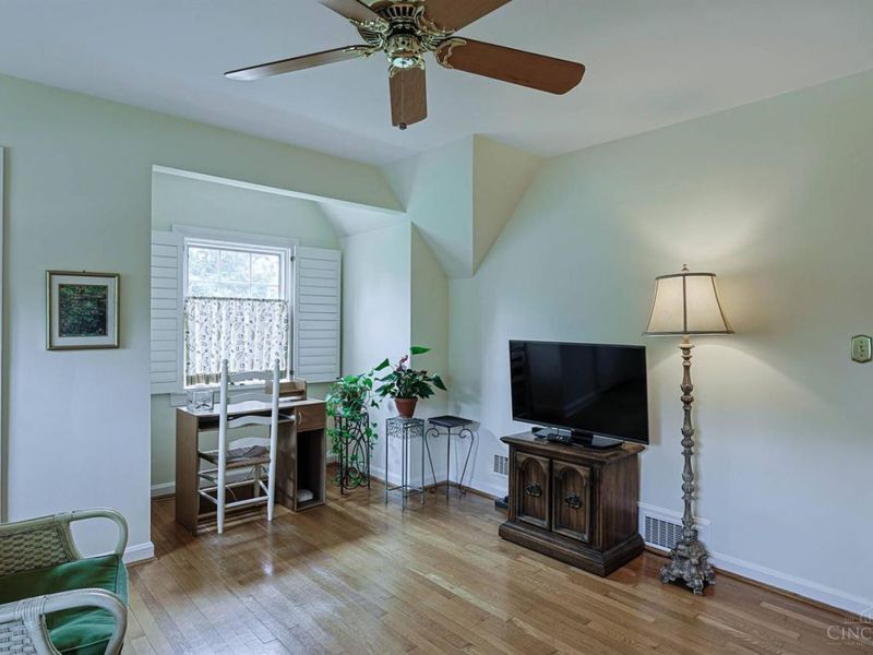 402 W Cliff Lane, Cincinnati, OH 45220 Photo 28