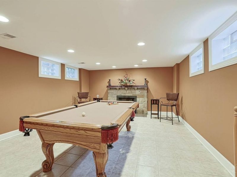 402 W Cliff Lane, Cincinnati, OH 45220 Photo 32