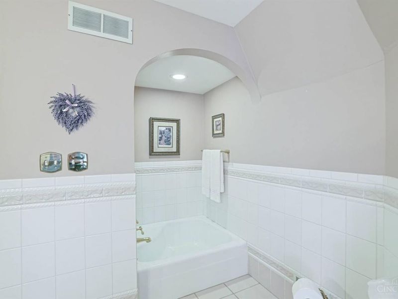 402 W Cliff Lane, Cincinnati, OH 45220 Photo 38