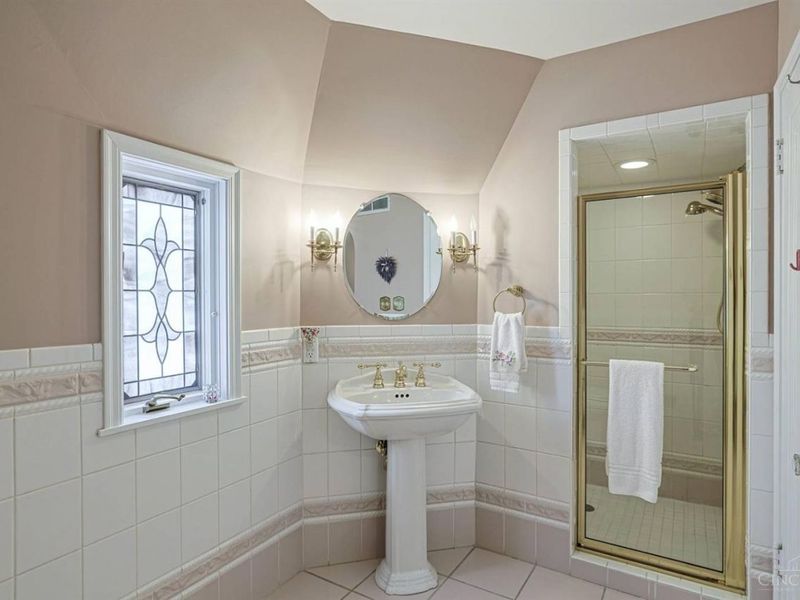 402 W Cliff Lane, Cincinnati, OH 45220 Photo 39