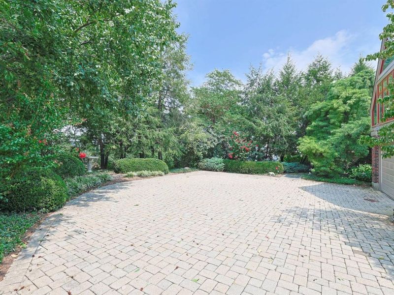 402 W Cliff Lane, Cincinnati, OH 45220 Photo 48