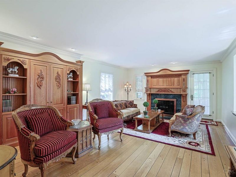 402 W Cliff Lane, Cincinnati, OH 45220 Photo 6