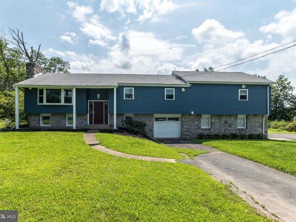 402 N LAYFIELD ROAD, PERKIOMENVILLE, PA 18074