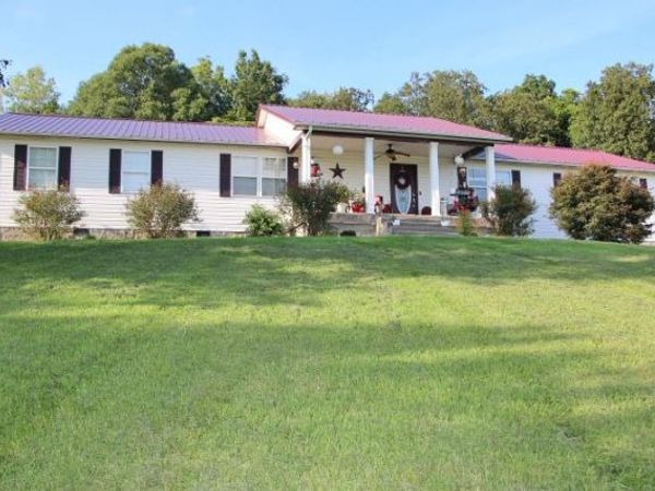 2076 Charlie Moran Highway , Horse Cave, KY 42749