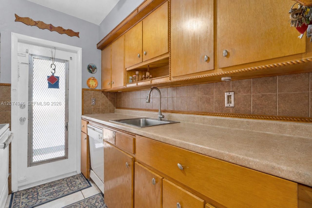 7840 Harding Ave , Unit 1, Miami Beach, FL 33141 Photo
