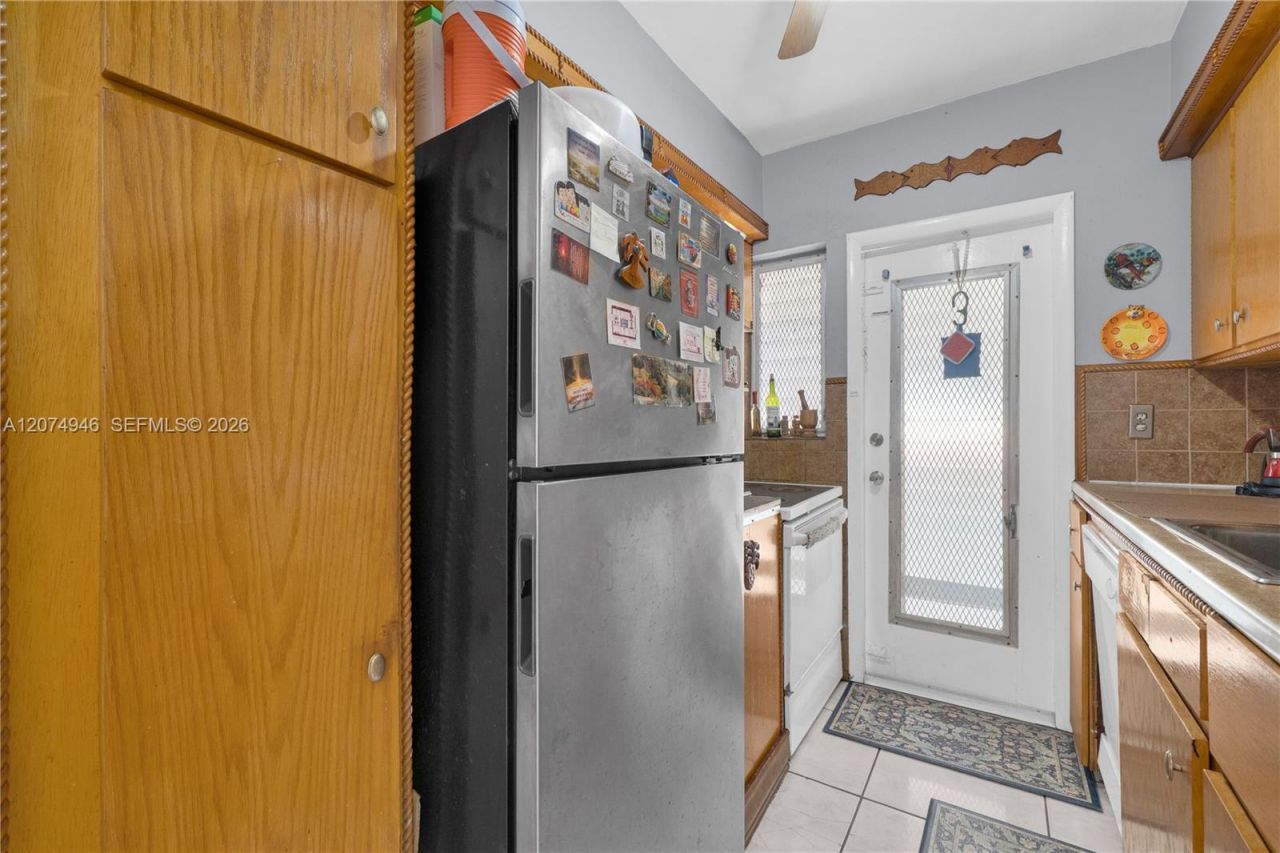 7840 Harding Ave , Unit 1, Miami Beach, FL 33141 Photo