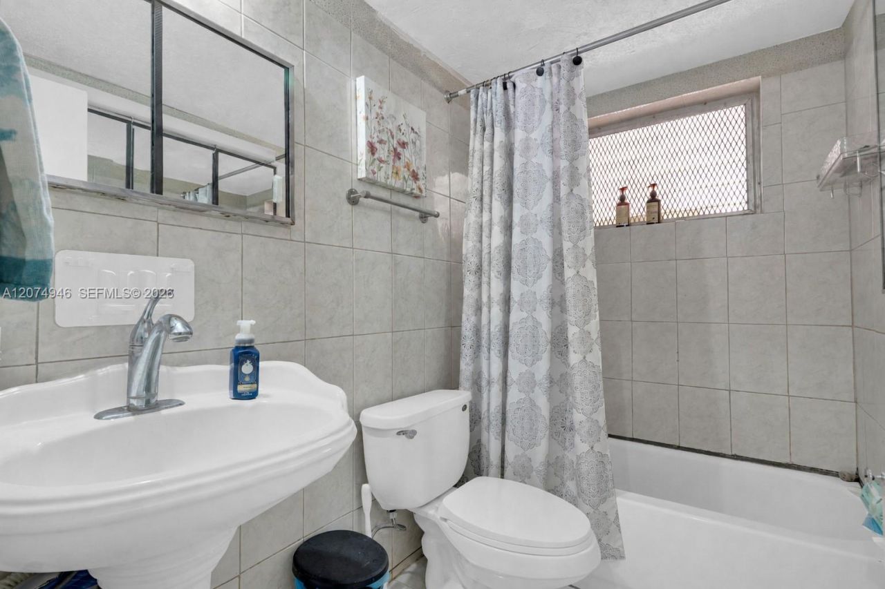 7840 Harding Ave , Unit 1, Miami Beach, FL 33141 Photo