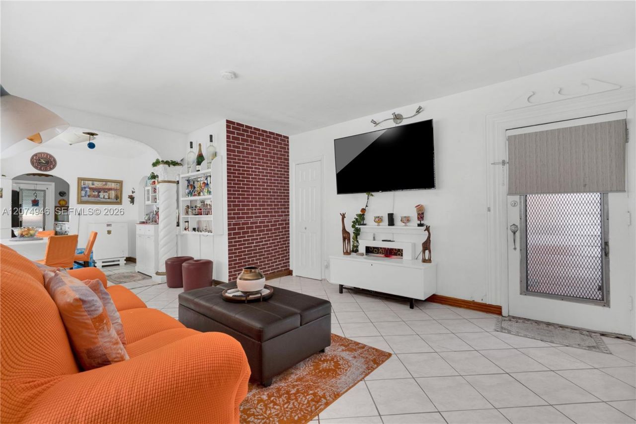7840 Harding Ave , Unit 1, Miami Beach, FL 33141 Photo