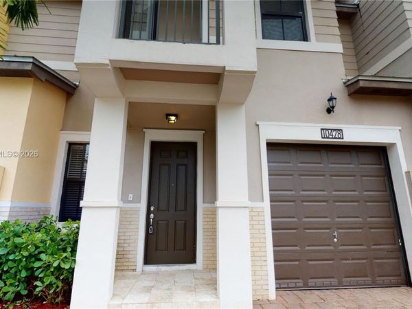 10428 NW 61st St , Doral, FL 33178