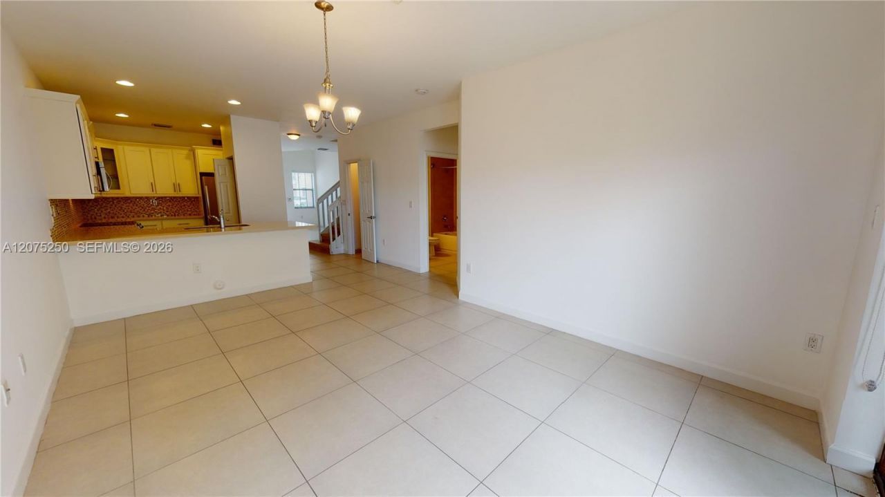 10428 NW 61st St , Doral, FL 33178 Photo
