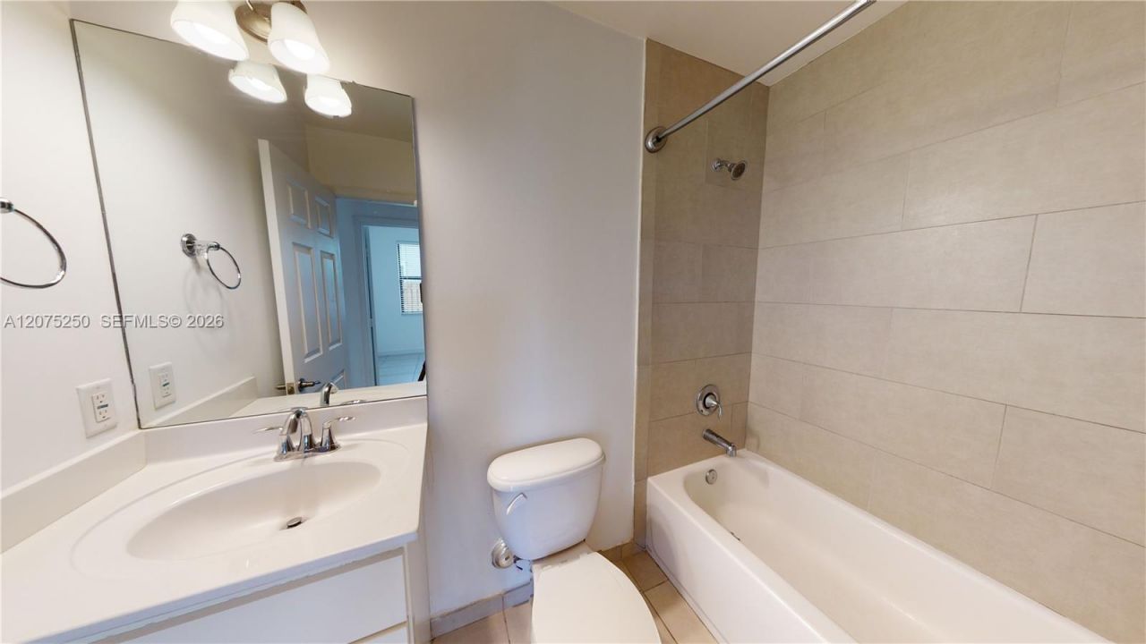 10428 NW 61st St , Doral, FL 33178 Photo