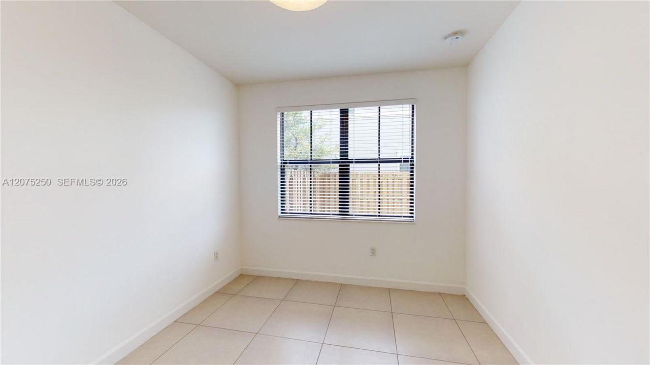10428 NW 61st St , Doral, FL 33178 Photo