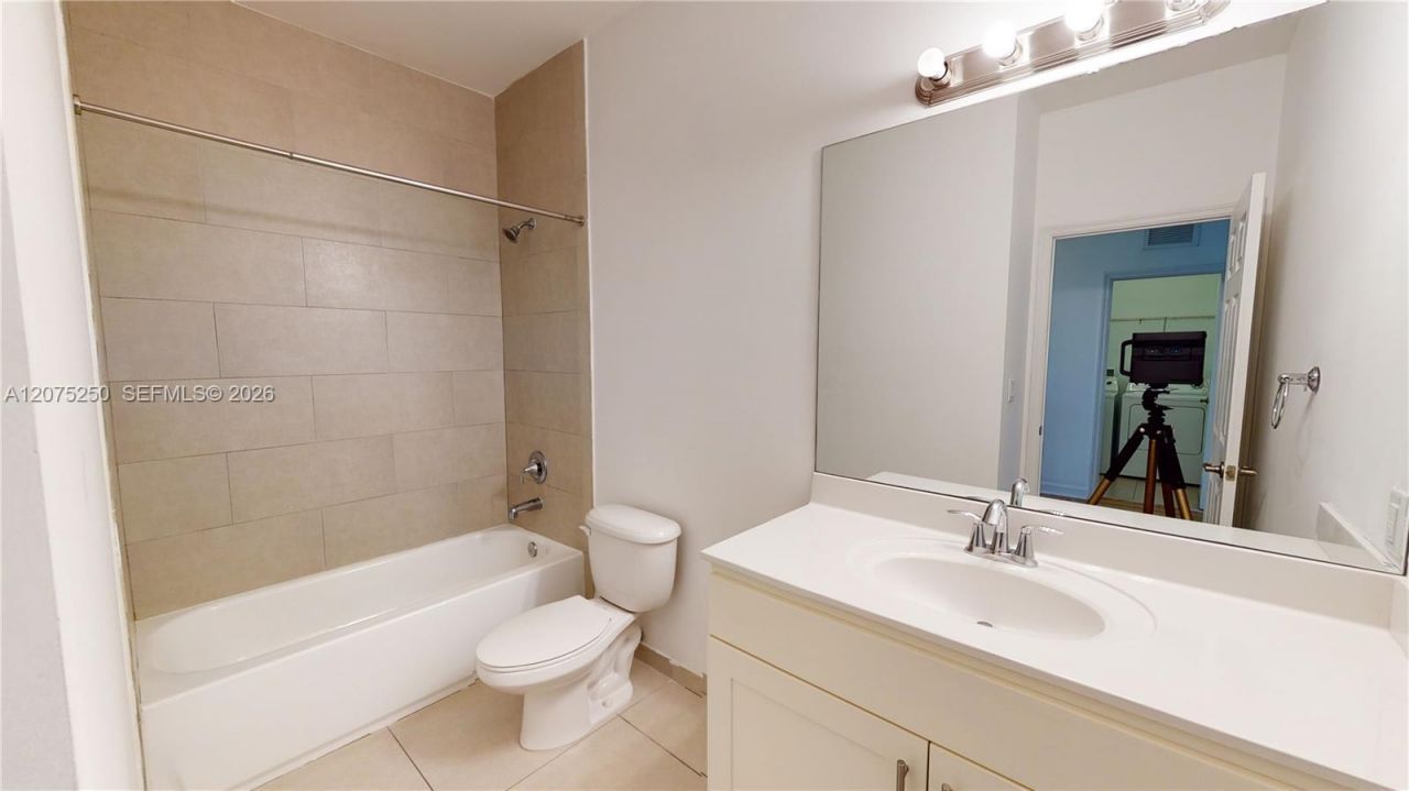 10428 NW 61st St , Doral, FL 33178 Photo