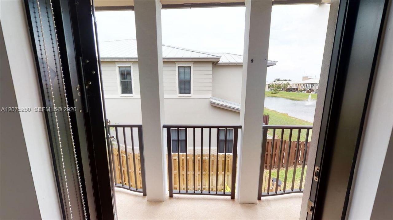 10428 NW 61st St , Doral, FL 33178 Photo