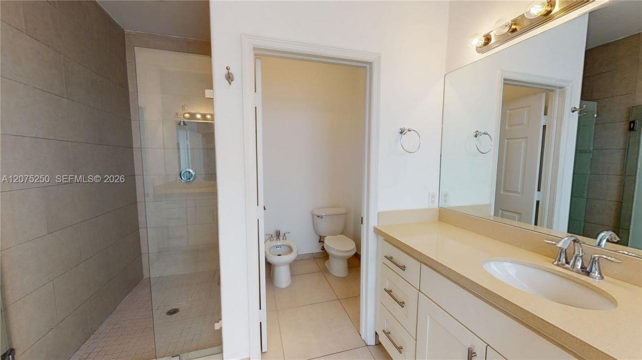 10428 NW 61st St , Doral, FL 33178 Photo