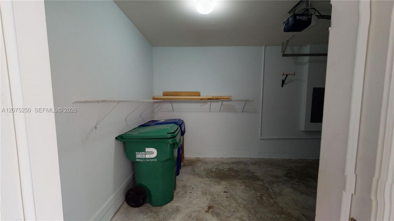 10428 NW 61st St , Doral, FL 33178 Photo