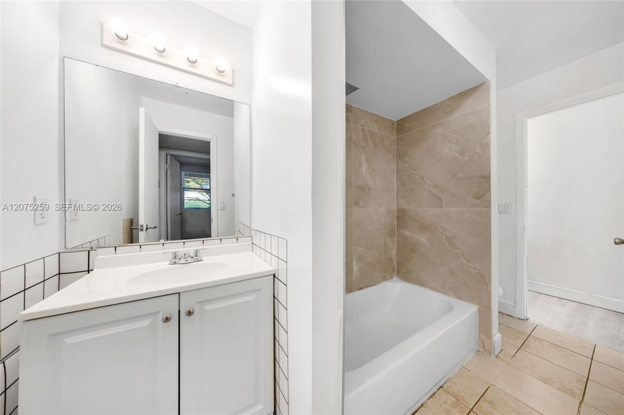 1237 SW 46th Ave , Unit 806, Pompano Beach, FL 33069 Photo