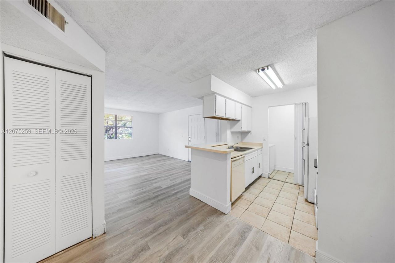 1237 SW 46th Ave , Unit 806, Pompano Beach, FL 33069 Photo