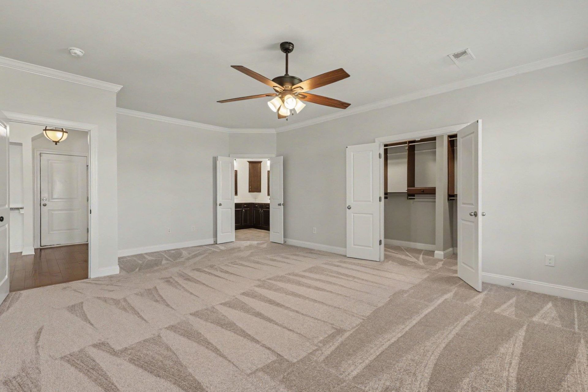 5712 Club Pines Ct. Photo 15