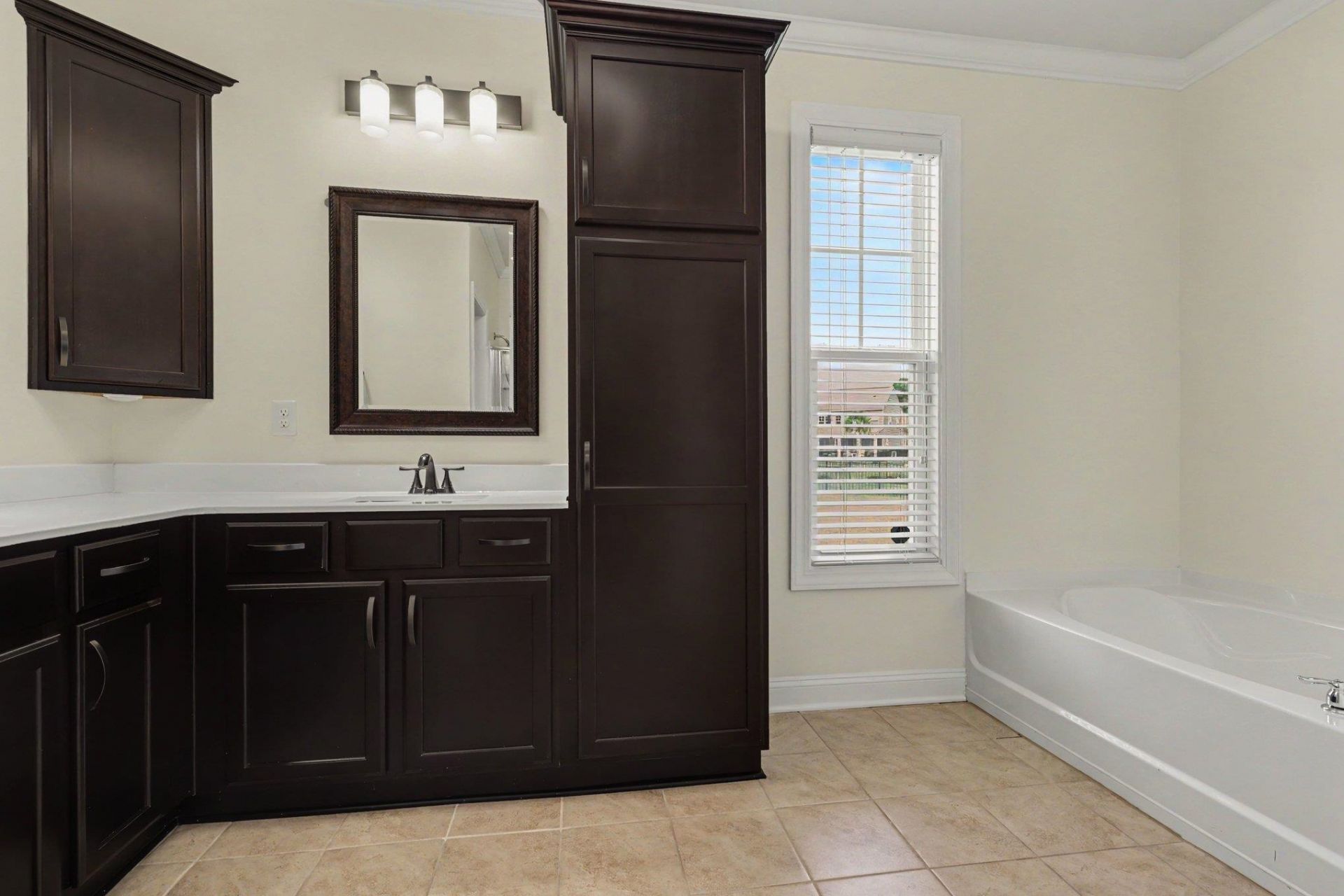 5712 Club Pines Ct. Photo 17