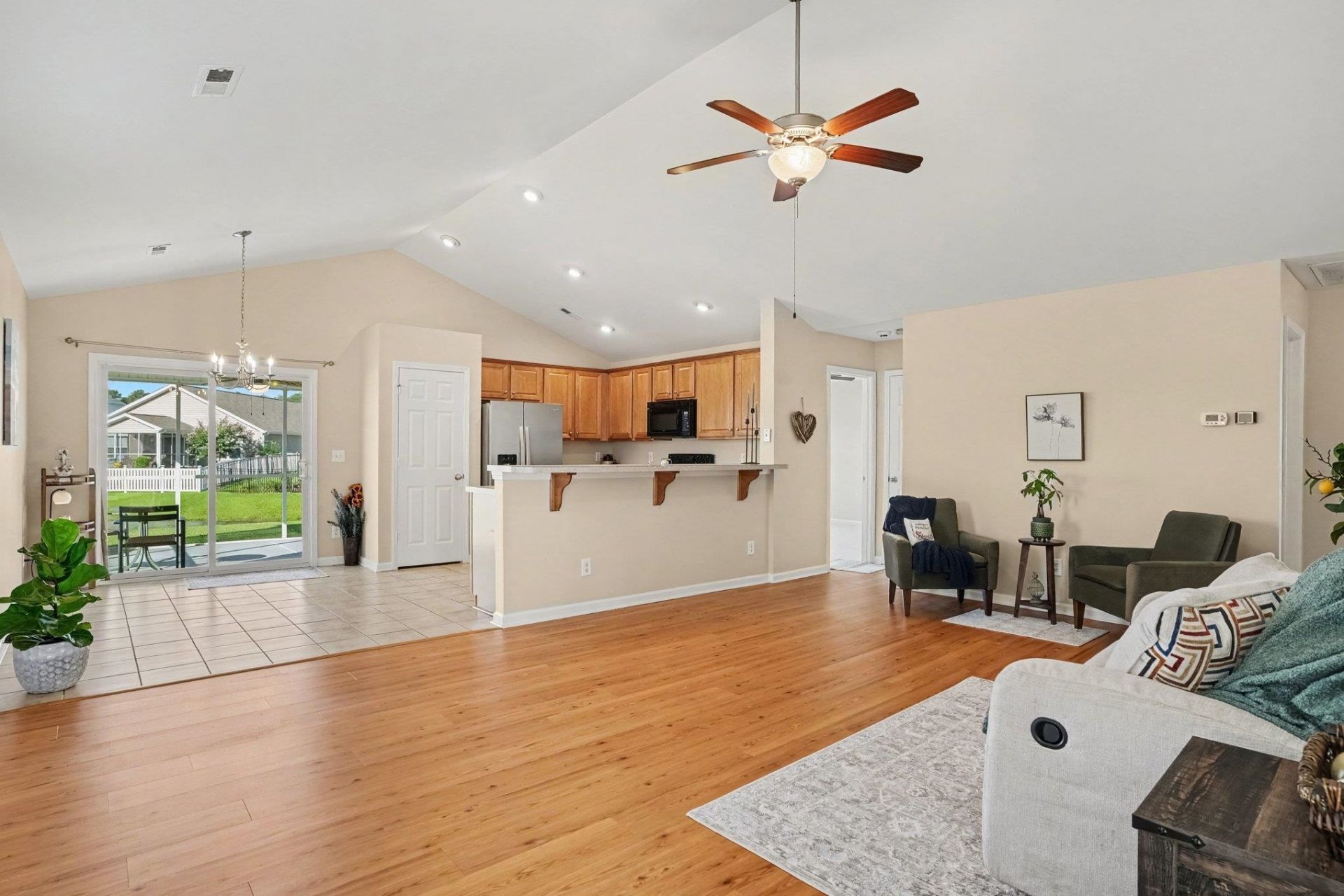 966 Bonita Loop Photo 4