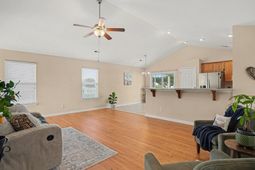 966 Bonita Loop photo 4