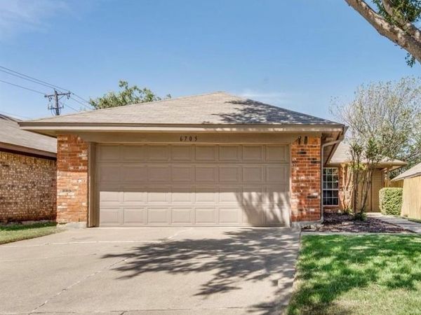 6705 Driffield Circle W, North Richland Hills, TX 76182