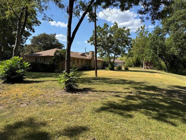 1620 N Houston School Road, Lancaster, TX 75134