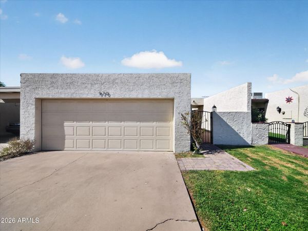 970 W TULSA Street, Chandler, AZ 85225